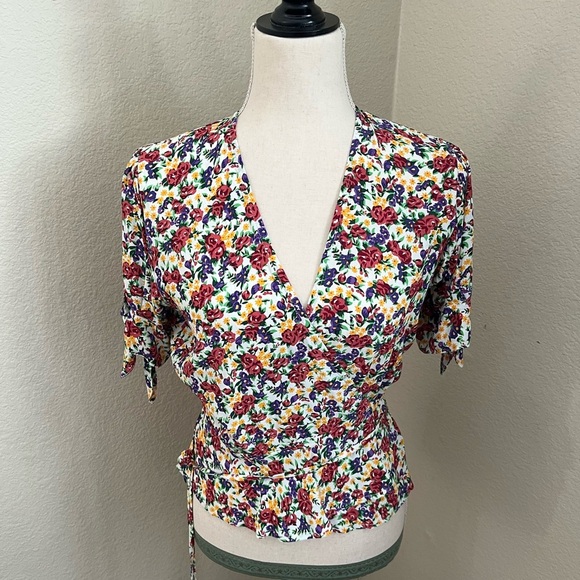 Faithful the Brand Lucy Floral Wrap Top Small NWOT - Picture 3 of 4